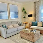 Exclusive Beachfront Moments - Sea View Balcony, Private Garage, Wifi, Ac 波尔蒂芒