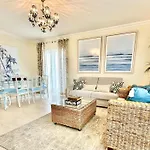Exclusive Beachfront Moments - Sea View Balcony, Private Garage, Wifi, Ac *