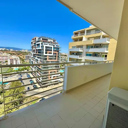 Beachfront Moments - Ocean View Balcony Apartman
