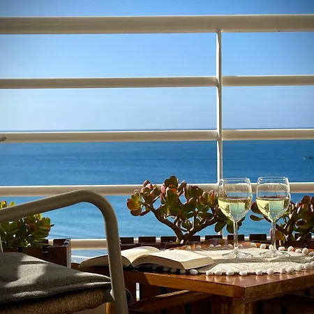 Appartement Exclusive Beachfront Moments - Sea View Balcony, Private Garage, Wifi, Ac *