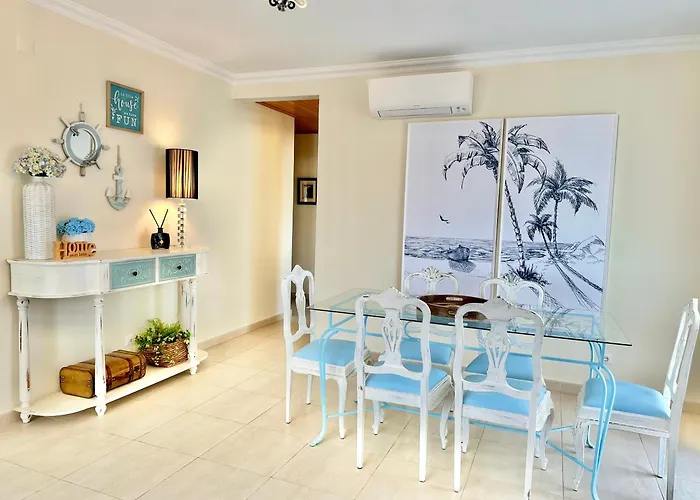 Exclusive Beachfront Moments - Sea View Balcony, Private Garage, Wifi, Ac Apartmán
