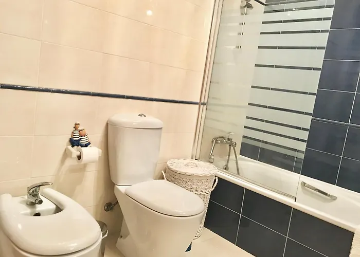 Exclusive Beachfront Moments - Sea View Balcony, Private Garage, Wifi, Ac Apartmán