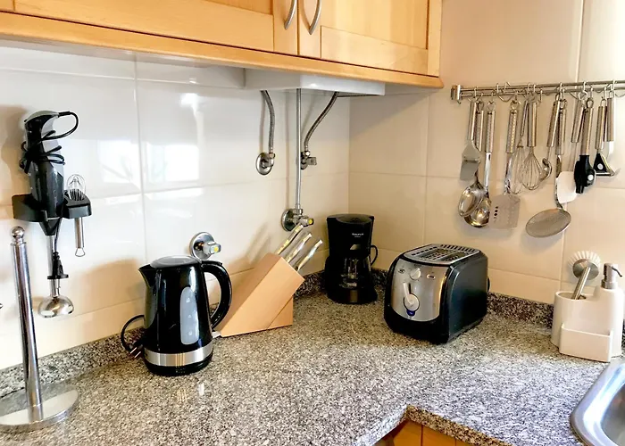 Appartement Exclusive Beachfront Moments - Sea View Balcony, Private Garage, Wifi, Ac *