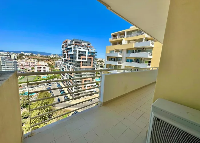 Exclusive Beachfront Moments - Sea View Balcony, Private Garage, Wifi, Ac Apartmán