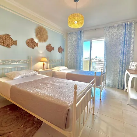 Apartment Exclusive Front-line Moments - Sea View Balcony, Private Garage, Wifi, Ac