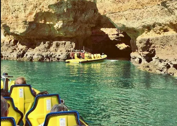 Apartament Exclusive Beachfront Moments - Sea View Balcony, Private Garage, Wifi, Ac Portimão